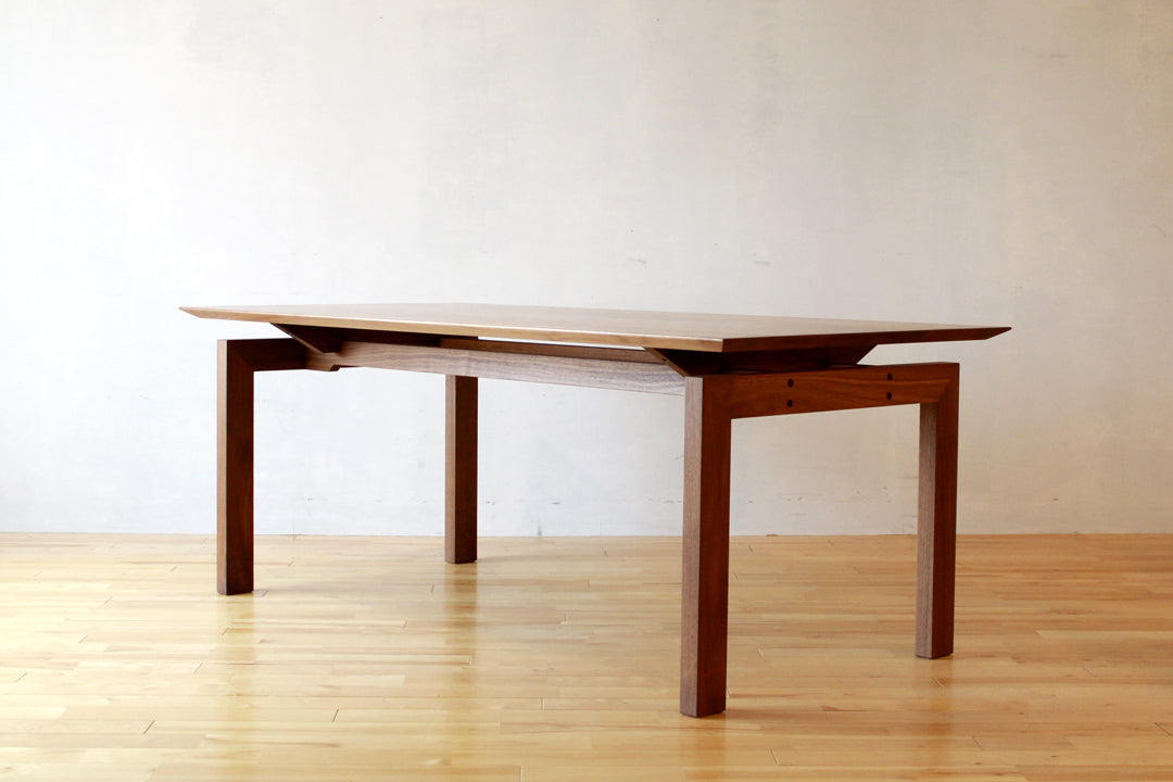 ダイニングテーブル LUSSO(ルッソ)