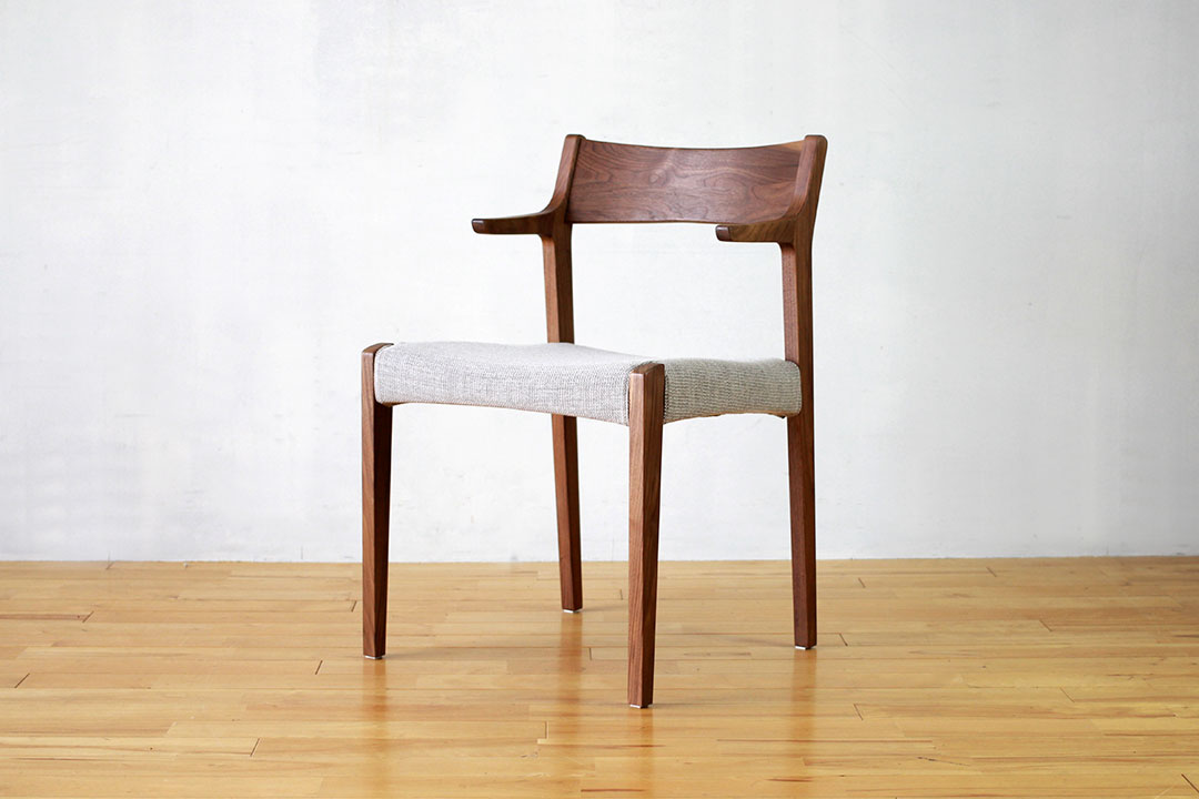 ハーフアームチェア DC343