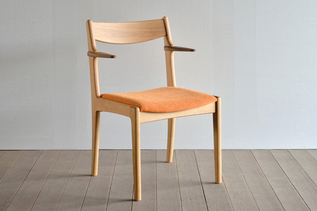 セミアームチェア Pecker(ペッカー)