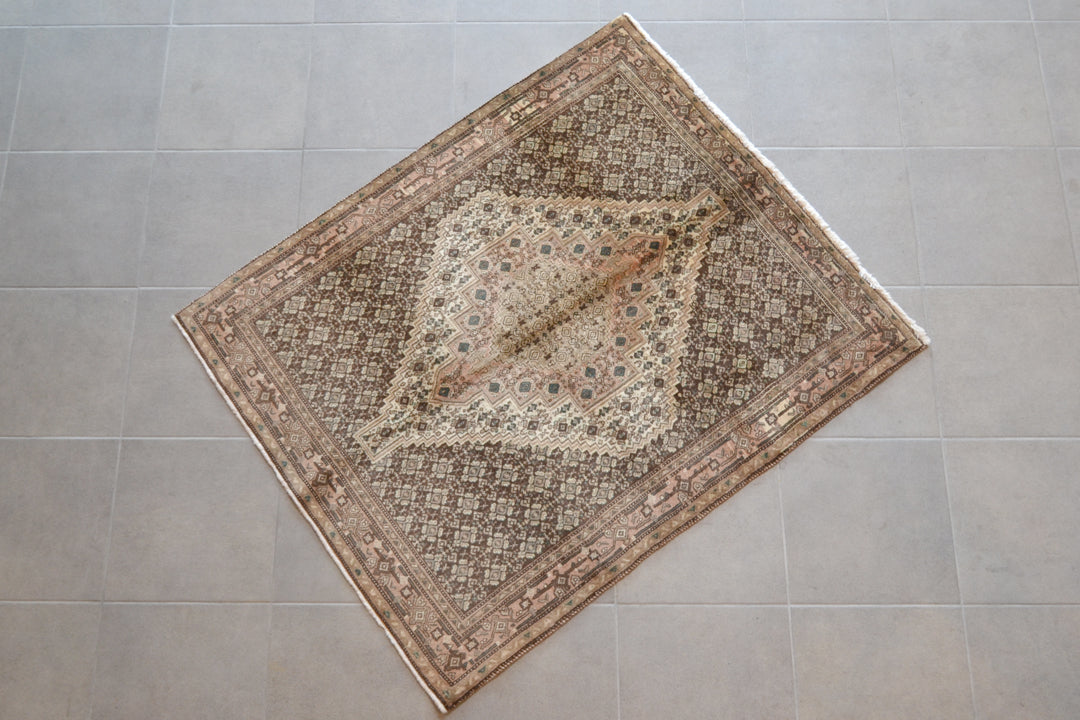 トライバルラグ（サナンダジオーバーダイ）E-3421　W1490×D1210