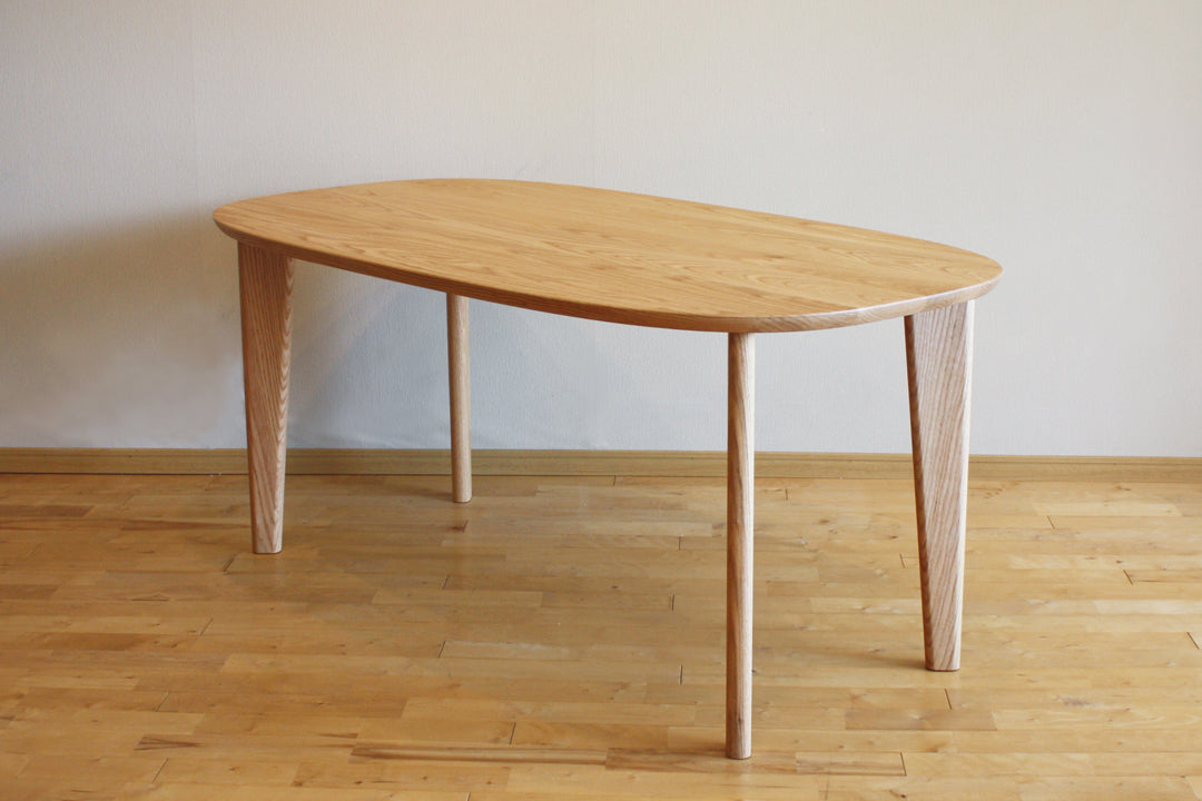 オーバルダイニングテーブル　Curva（クルヴァ）