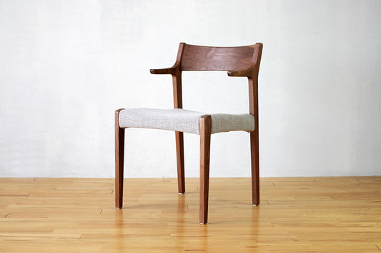 ハーフアームチェア DC343