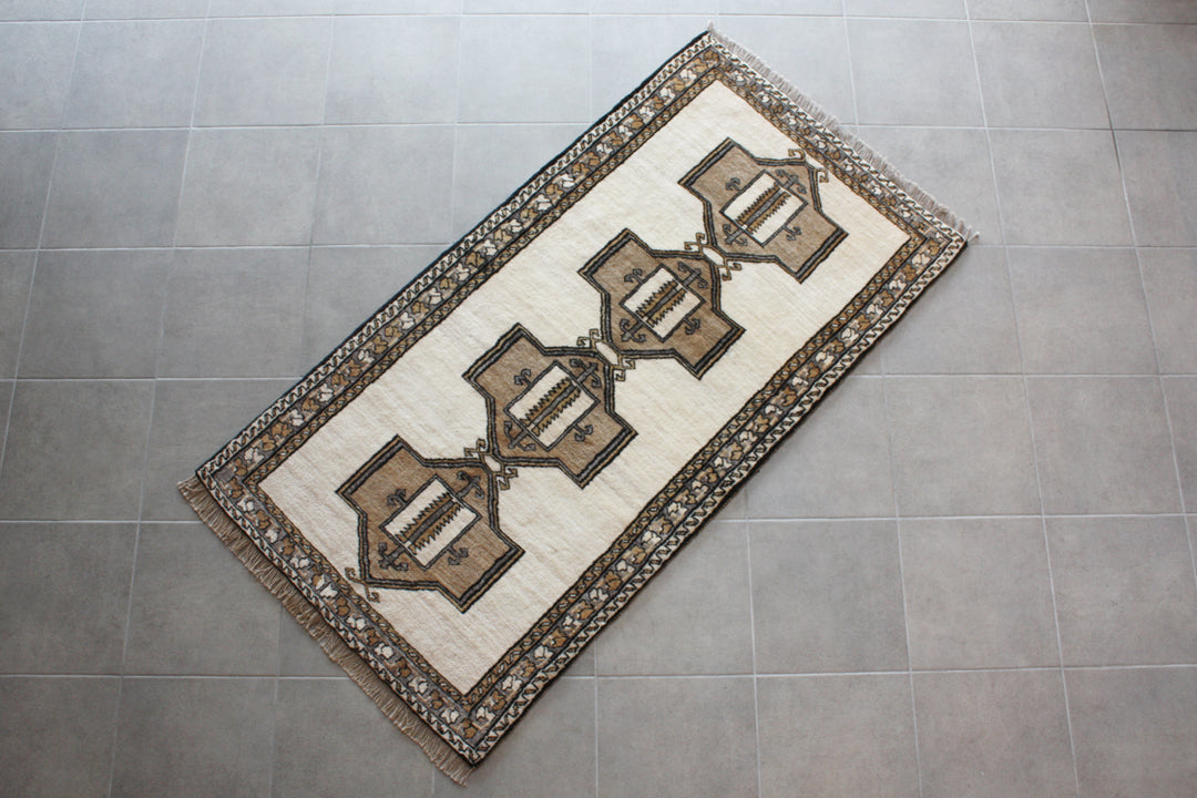 トライバルラグ（カシュガイ）　B-23626　W2050×D1050