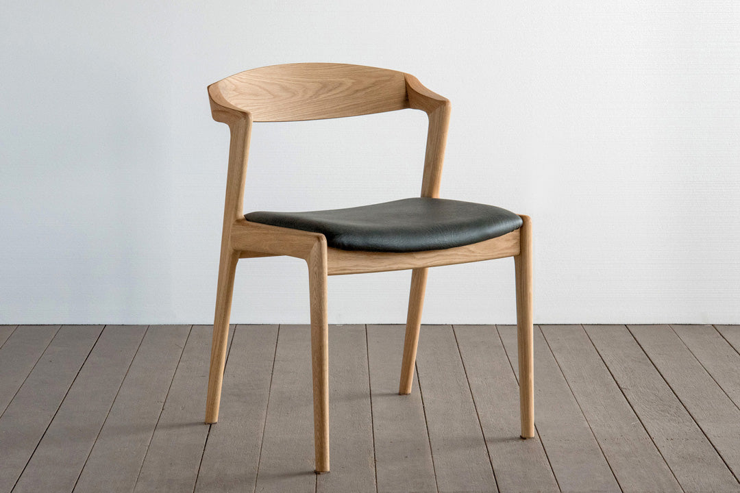 セミアームチェア Una（ユナ）